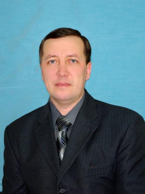 Учитель ИЗО, МХК высшей категории.
Дата рождения: 26 мая 1969 года.
В Коркатовской средней школе с 1993 года.