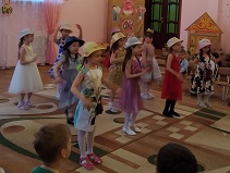 Танец девочек Модницы