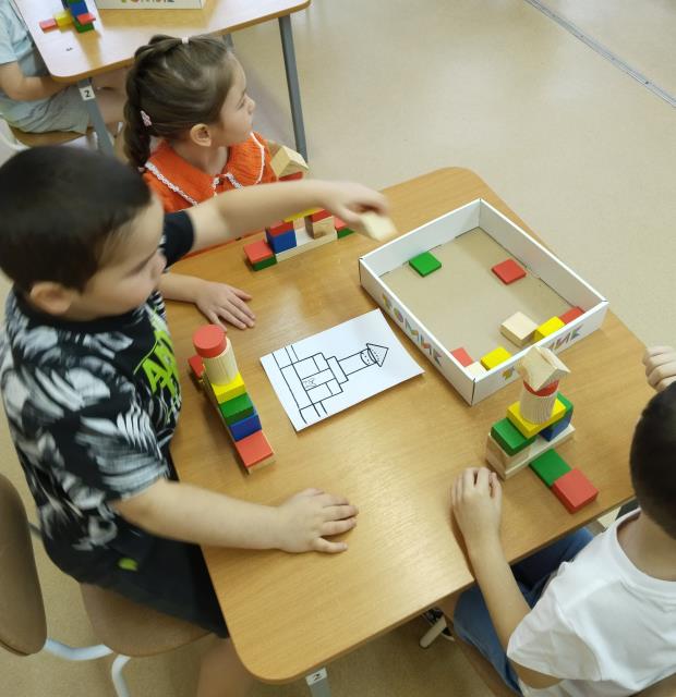 В детском саду прошли открытые занятия  по конструированию в гр.Земляничка и гр.Одуванчик. Занятия прошли грамотно, интересно, на высоком уровне. Спасибо педагогам Татьяне Ивановне и  Екатерине Александровне