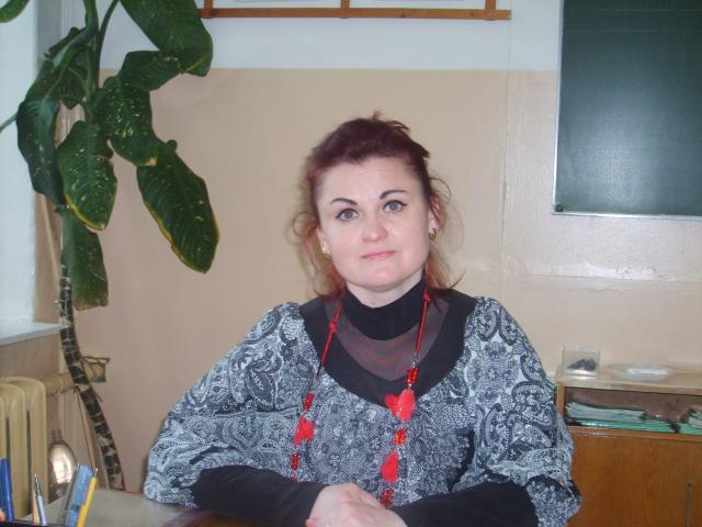 Редозубова Наталия Михайловна, учитель начальных классов. Стаж педагогической работы - 16 лет.