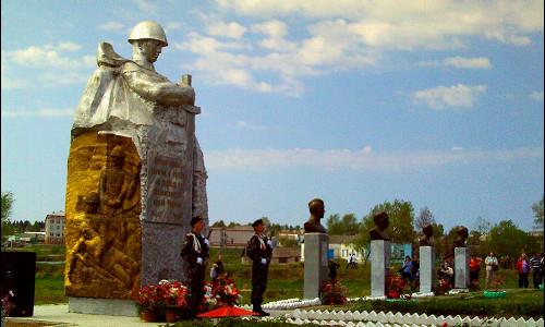 Совет Ушем Герой-влак Василий Соловьёв, Хаким Хасанов, Николай Павлов, Зосим Краснов Морко кундемын чапландарыше  эргыже улыт. 